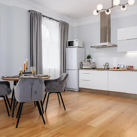 Days - 1bdr - Fireplace - Ac * Praha